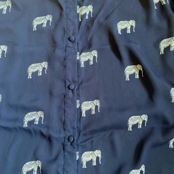 Torrid women’s 4X elephant blouse button up the back - Picture 5 of 6
